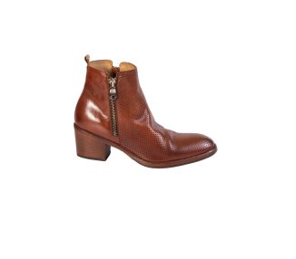 Handmade woman`s ankle boots in genuine leather 100% Italian