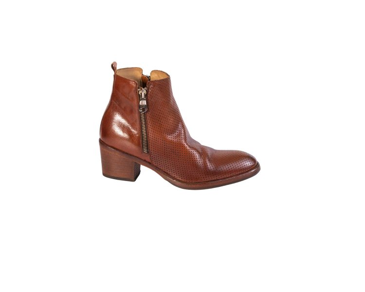 Handmade woman`s ankle boots in genuine leather 100% Italian