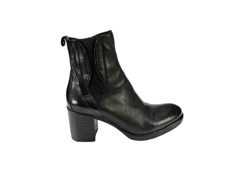 Handmade women's ankle boot in genuine leather 100% Italian