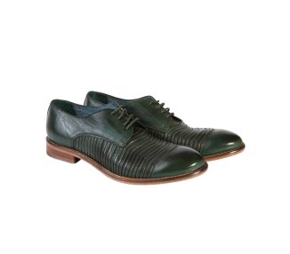 Handemade men`s lace-up shoes in genuine leather 100% italian