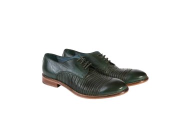 Handemade men`s lace-up shoes in genuine leather 100% italian