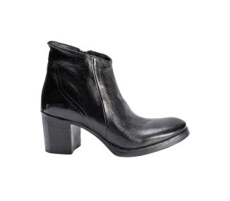Handmade woman`s  leather ankle boots with heel