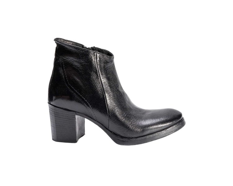 Handmade woman`s  leather ankle boots with heel