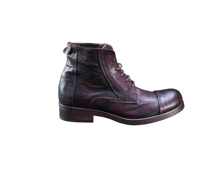 Handcrafted men`s ankle boots in genuine leather