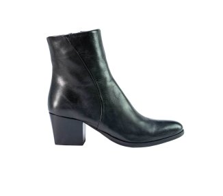 Handmande women`s ankle boots in genuine soft calf leather 100% italian