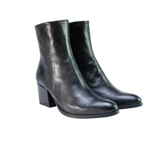 Handmande women`s ankle boots in genuine soft calf leather 100% italian