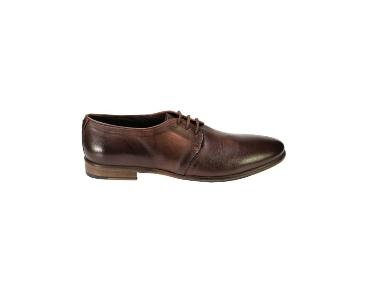 Handemade men`s lace-up shoes in genuine leather 100% italian