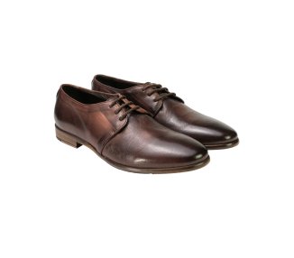 Handemade men`s lace-up shoes in genuine leather 100% italian