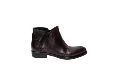 Handmade woman`s ankle boots in genuine leather 100% italian