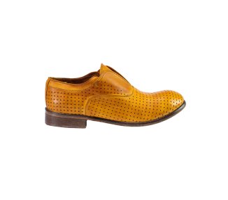 Handcrafted women`s shoes in genuine leather without laces