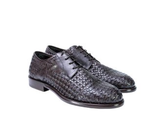 Artisan laced-up shoes for men in genuine perforated leather