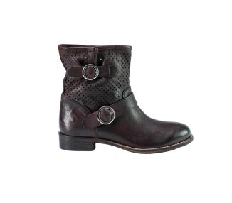 Handcrafted women`s ankle boots in genuine leather