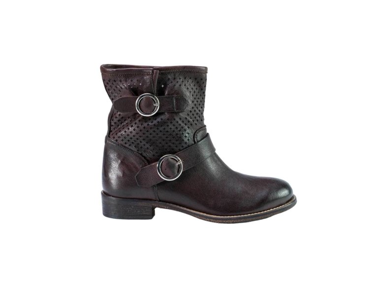 Handcrafted women`s ankle boots in genuine leather