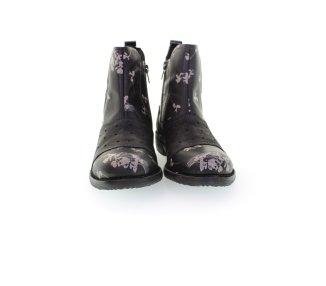 Handcrafted women`s ankle boots in genuine leather