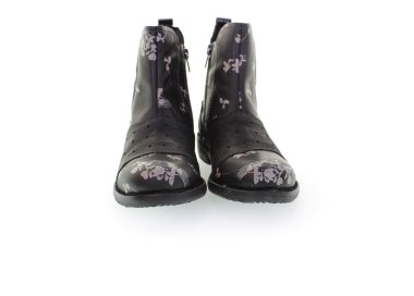 Handcrafted women`s ankle boots in genuine leather