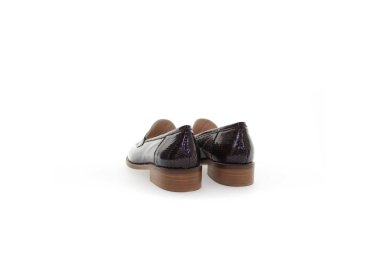 Handcrafted wonen`s moccasins in genuine leather