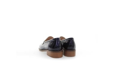 Handcrafted wonen`s moccasins in genuine leather