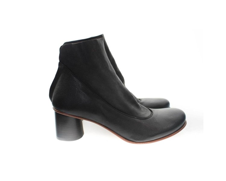 Handmade woman`s ankle boot in genuine leather