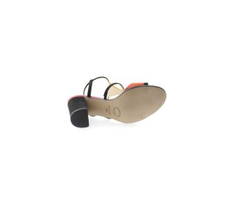 Handmade woman`s sandals in genuine leather 100% Italian