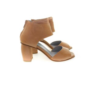 Handamde woman`s sandals  in genuine leather 100% Italian