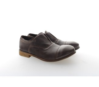 Handmade men`slace-up shoes in genuine leatrher