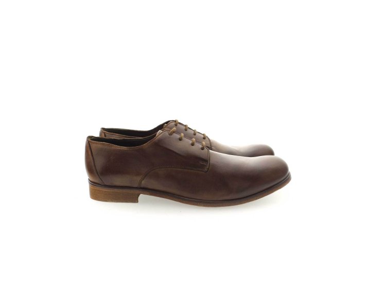 Handmade men`s shoes in genuine leather 100% Italian