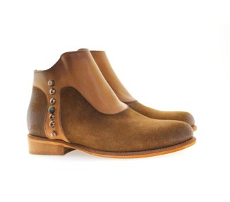 Woman`s ankle boots in genuine leather 100% italian