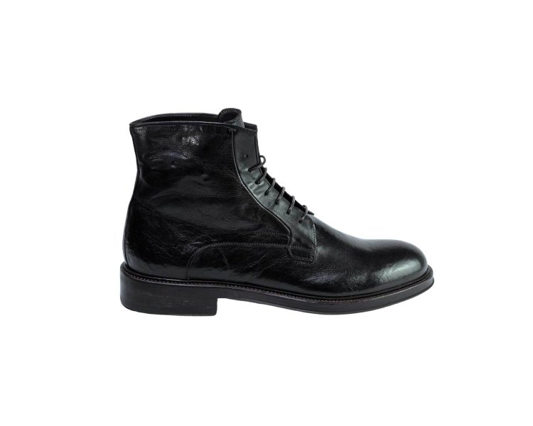 Artisan boots for men with laces and in genuine leather