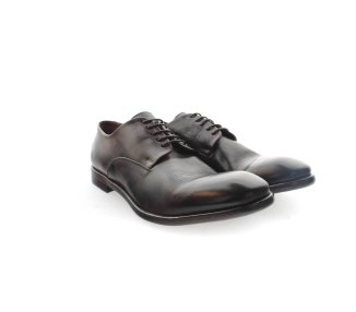 Handmade men`s lace-up shoes in genuine leather 100% italian