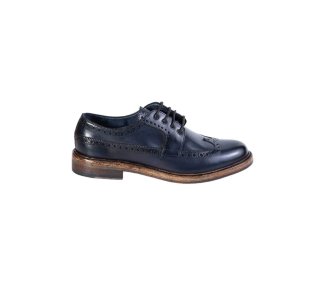 Handcrafted oxford men`s lace-up shoes in genuine calf leather