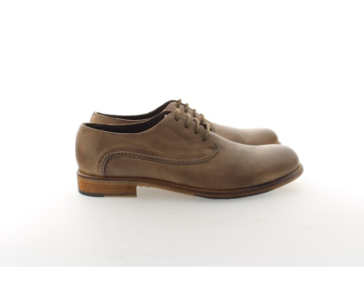 Handmade men`s shoes in genuine leather 100% italian