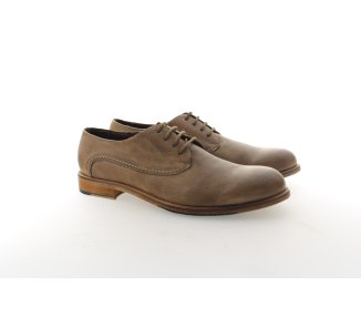 Handmade men`s shoes in genuine leather 100% italian