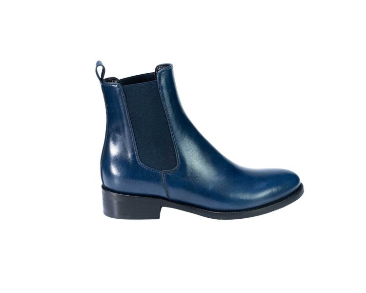 Handmade women`s ankle boots in genuine calf leather 100% italian