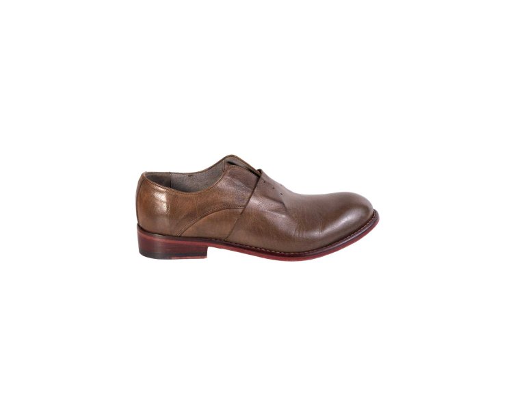 Handcrafted women`s shoes in brown genuine leather