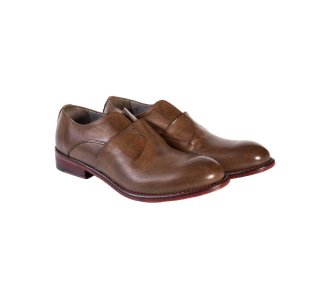 Handcrafted women`s shoes in brown genuine leather