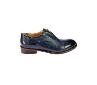 Handcrafted women`s shoes in calf leather without laces