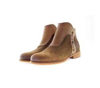 Woman`s ankle boots in genuine leather 100% italian