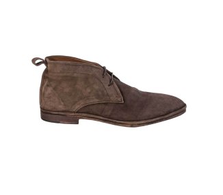 Handmande men`s ankle boots in genuine soft suede leather 100% italian